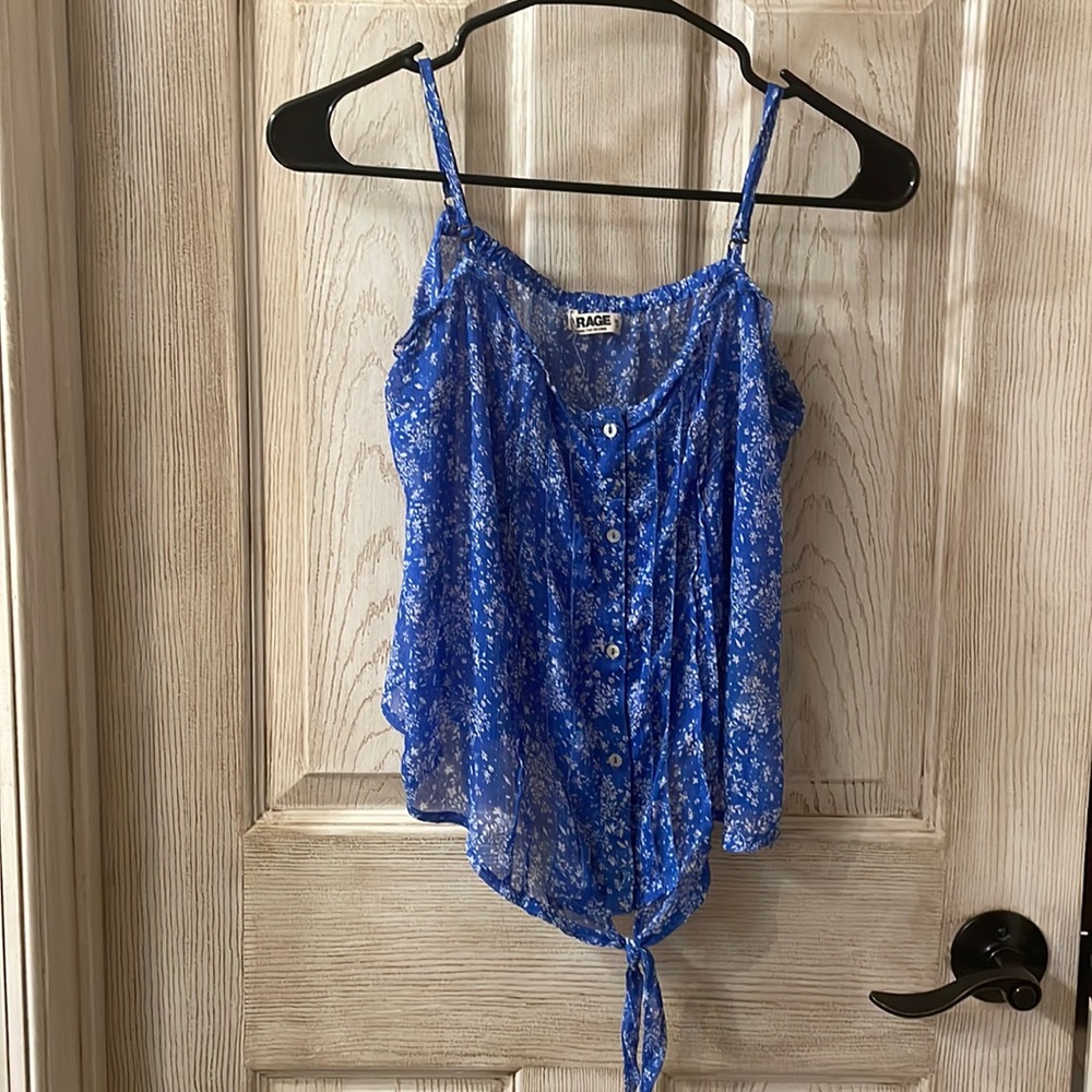 Blue/white tank, crop, Garage